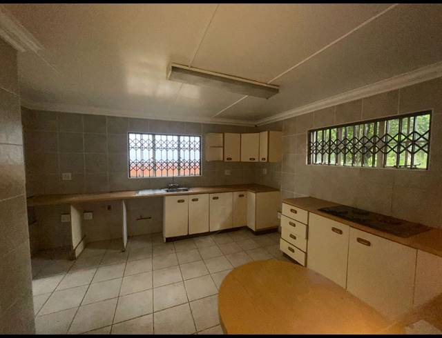 3 BEDROOM HOUSE FOR SALE IN TOWN HILL